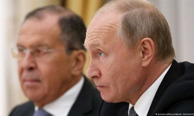 La UE congelará activos de Putin y Lavrov por la invasión de Ucrania.