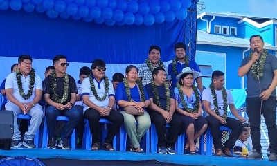 Evo Morales junto a legisladores y dirigentes del MAS