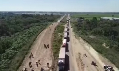 Más de 1000 camiones se vieron perjudicados/Foto. Captura de pantalla