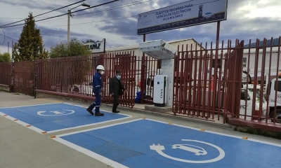 Inauguran la primera estación de recarga para vehículos eléctricos