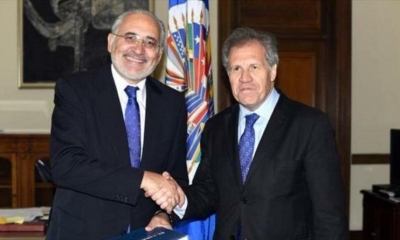 Carlos Mesa y el secretario General de la Organización de los Estados Americanos (OEA), Luis Almagro