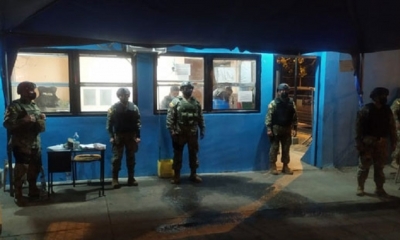 Efectivos de las FF.AA en el Centro de Rehabilitación Social de Guayaquil.