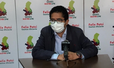 El director del Servicio Departamental de Salud (Sedes), Mayber Aparicio, La Paz.