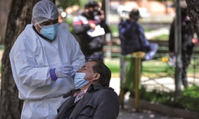 Ciudadanos  se hacen la prueba antígeno nasal
