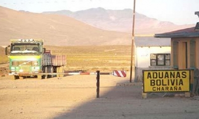 Paso fronterizo y control de la Aduana Nacional. Foto: La Patria