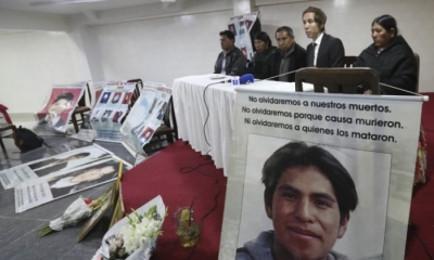Rogelio Mayta, sin corbata, al centro, en una anterior conferencia de prensa. Foto: USAH