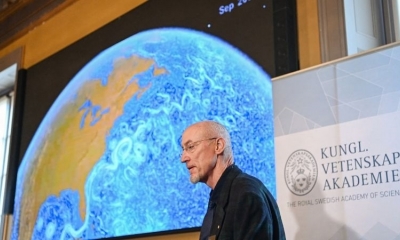 El miembro del Comité Nobel de Física John Wettlaufer durante el anuncio de los ganadores. Foto: AFP.