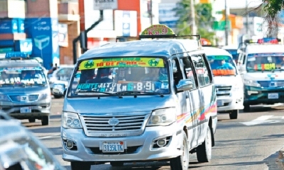 Los buses que vienen de La Guardia y de otros municipios llegan hasta la plaza 21 de Noviembre y luego retornan. Foto: El Deber