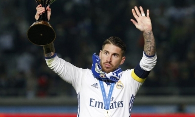 Sergio Ramos, con el título de campeón del mundo de clubes (Reuters / Kim Kyung-hoon / Reuters)