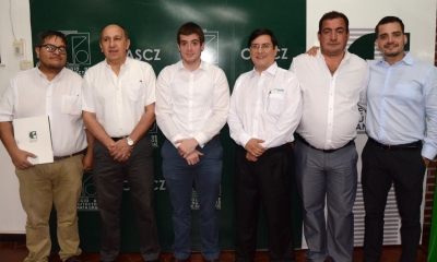 •	La tradicional cita de cada mes de los afiliados al Colegio de Arquitectos de Santa Cruz se realizó la noche del 14 de noviembre