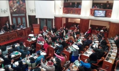 La sesión se realiza este miércoles