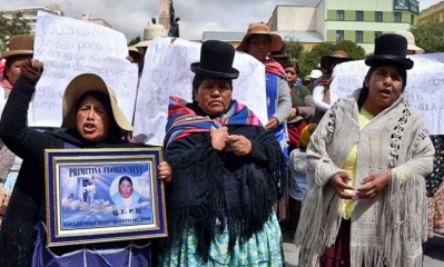 Un grupo de 60 mujeres, vendedoras de pescado en la ciudad de El Alto, cumplen una semana de huelga de hambre