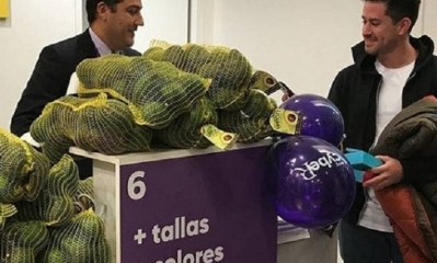 Camilo Briceño, pagó el precio del celular que le gustaba con paltas. Foto: RRSS
