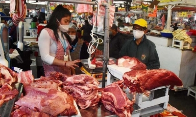 Foto/ Archivo: Venta de carne en el mercado 25 de Mayo de Cochabamba. 