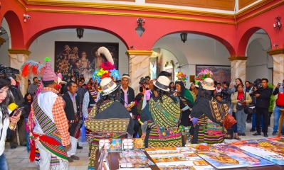 En el patio de la gobernación se presentó el evento/Foto. RRSS