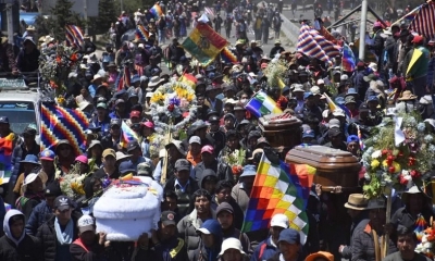 Policía boliviana reprime con gases protesta que llevaba féretros de víctimas de Senkata ( Archivo )