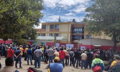 Sindicato de Sedeca realiza paro de 48 horas y reclaman la reincorporación de 200 trabajadores.