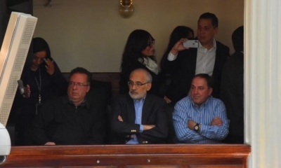 El expresidente Carlos Mesa y su abogado Carlos Alarcón durante la interpelación de los ministros por el caso Quiborax. 