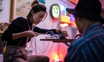 ahora una generación de artistas jóvenes conocedores de la tecnología y conectados a nivel mundial