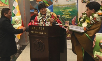 Así entregó el primer mandatario del país/Foto. ABI