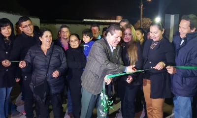Momento del corte de cinta inaugural