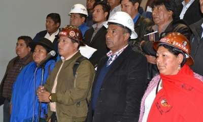 Dirigentes de CONALCAM en conferencia de prensa en la Casa Grande del Pueblo .