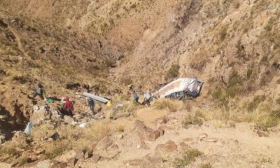 Policía reporta 19 fallecidos en embarrancamiento de flota que viajaba de Llallagua a una comunidad