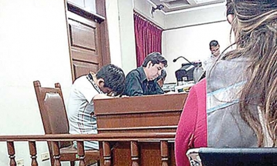 El hombre exige libertad por su familia/Foto. RRSS