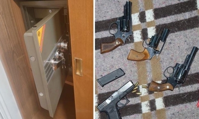 La caja fuerte abierta y las armas encontradas. | ERBOL.