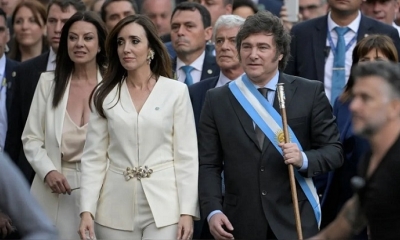 Javier Milei, junto a la vicepresidenta de su gobierno, Victoria Villaruel. | Fuente: AFP
