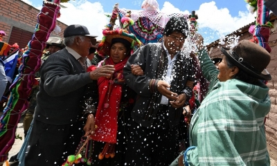 Quillacas Oruro.- El Presidente Evo morales entrega un coliseo, a los pobladores de esta localidad. 