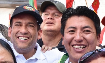 Los líderes cívicos Luis Fernando Camacho y Marco Pumari, en Potosí, en la marcha por la pacificación del país. APG