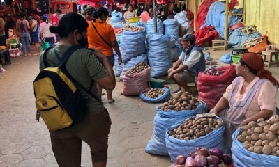 Mercados atienden para el abastecimiento. 