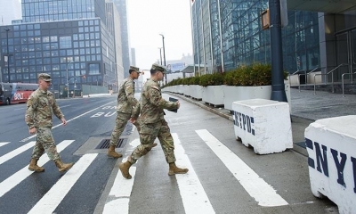 Militares estadounidenses caminan por una avenida en Nueva York. | AFP