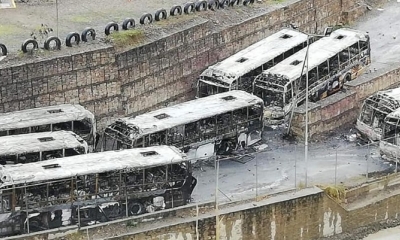 Vándalos quemaron los vehículos/Foto. RRSS