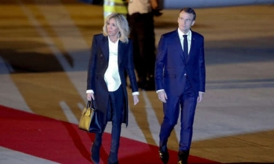 El presidente de Francia, Emmanuel Macron, y la primera dama, Brigitte Macron, llegaron la noche del miércoles a Buenos Aires (Argentina).
