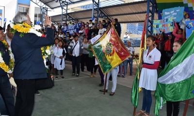 El vicepresidente entregó un nuevo módulo educativo en el municipio de Mineros. Foto: Vicepresidencia del Estado Plurinacional (Facebook)