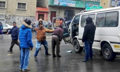 Choferes golpearon a los que no acataron el paro. Foto: @rcbolivia.
