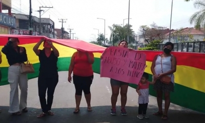 Los padres de familia aseguran que continuarán con el bloqueo todas las mañanas 