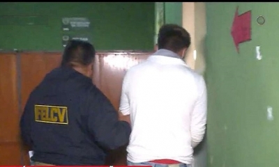 Hombre en celdas de la Felcv de La Paz.