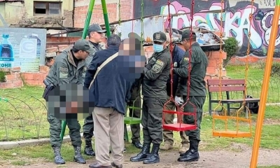 Los cuerpos fueron encontrados en un columpio