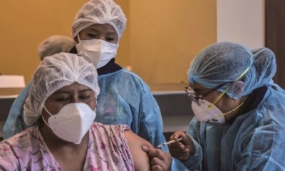 La mujer y sus familiares fueron denunciados por uso indebido de influencias, atentado a la salud y falsedad ideológica.
