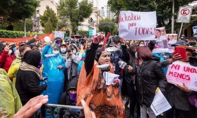 Una marcha exige justicia para víctimas de feminicidio.