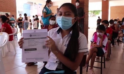 Vacunación contra el coronavirus en Unidades Educativas-Captura video.