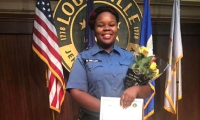 Breonna Taylor durante su ceremonia de graduación. | Fuente: AFP 