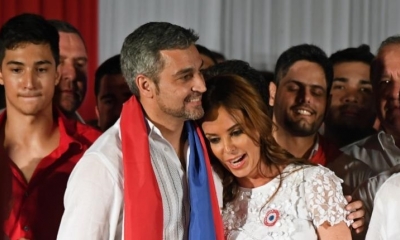 La primera dama de Paraguay, Silvana López Moreira junto al mandatario Mario Abdo Benítez | AFP